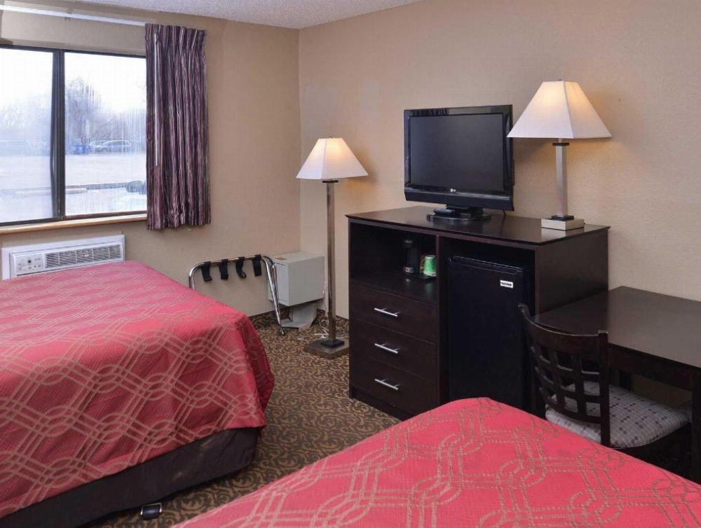 Rodeway Inn Waukegan Main image